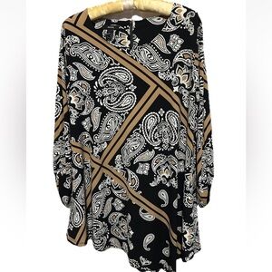 Alfani Top L Black Gold Paisley Stretch Knit Sharkbite Hem Tunic Shirt Blouse